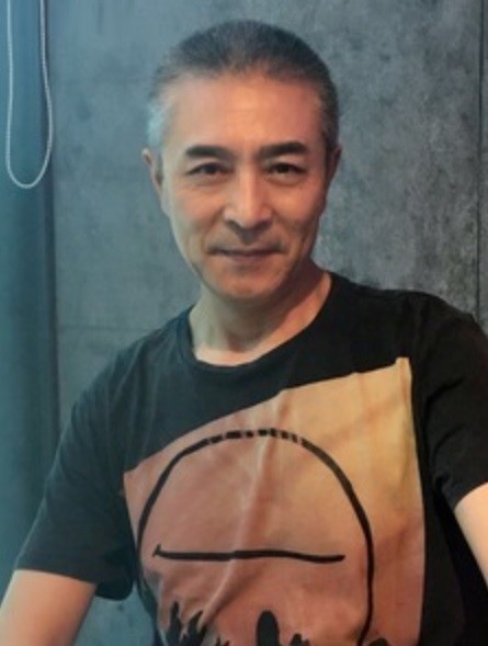 拥抱明天的第一张照片--北京交友中心